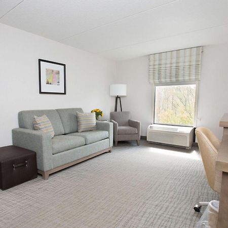 Hampton Inn Raynham-Taunton Exterior photo