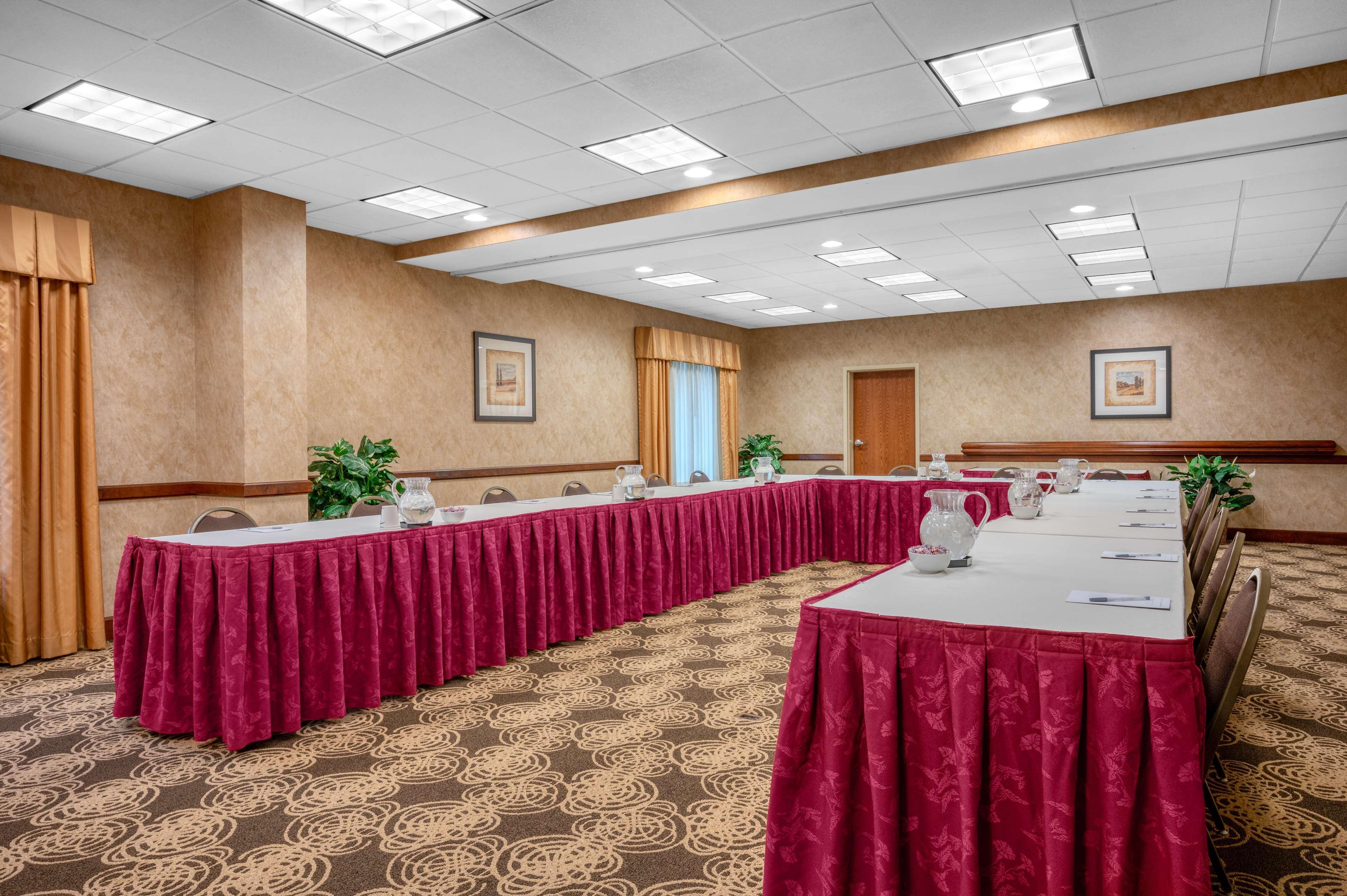 Hampton Inn Raynham-Taunton Exterior photo