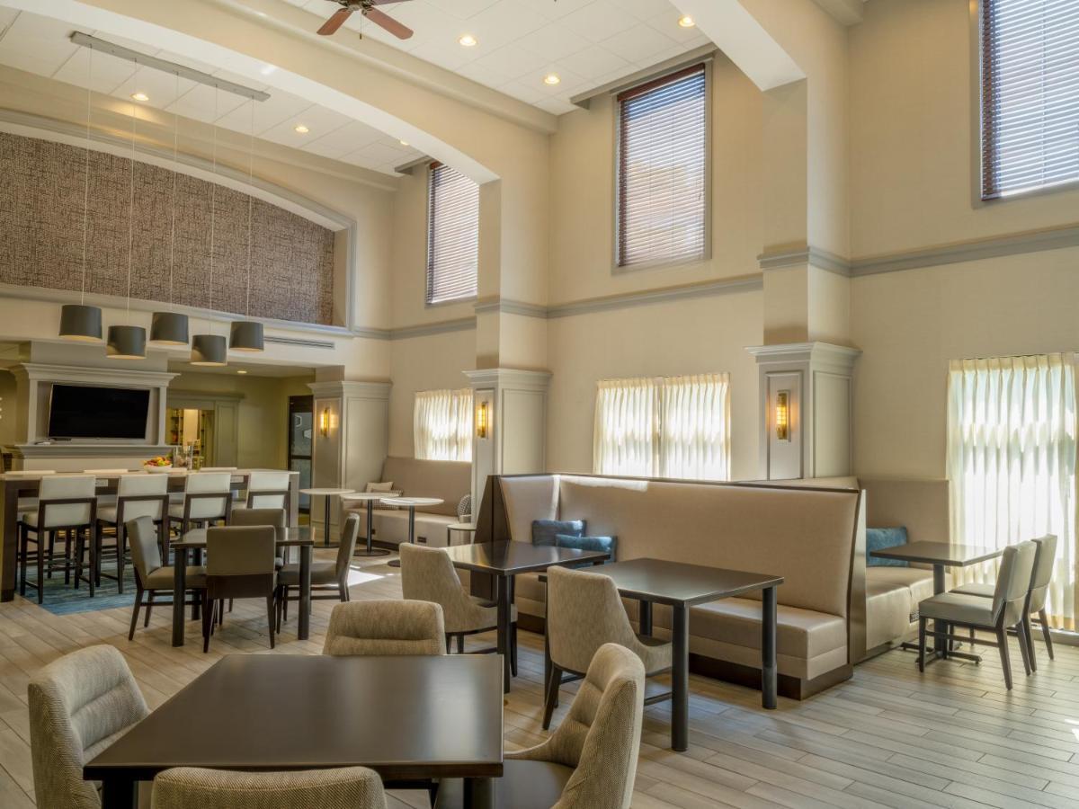 Hampton Inn Raynham-Taunton Exterior photo