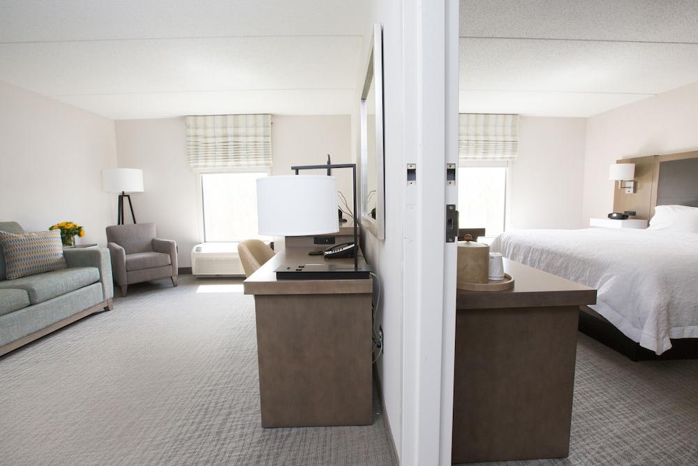 Hampton Inn Raynham-Taunton Exterior photo