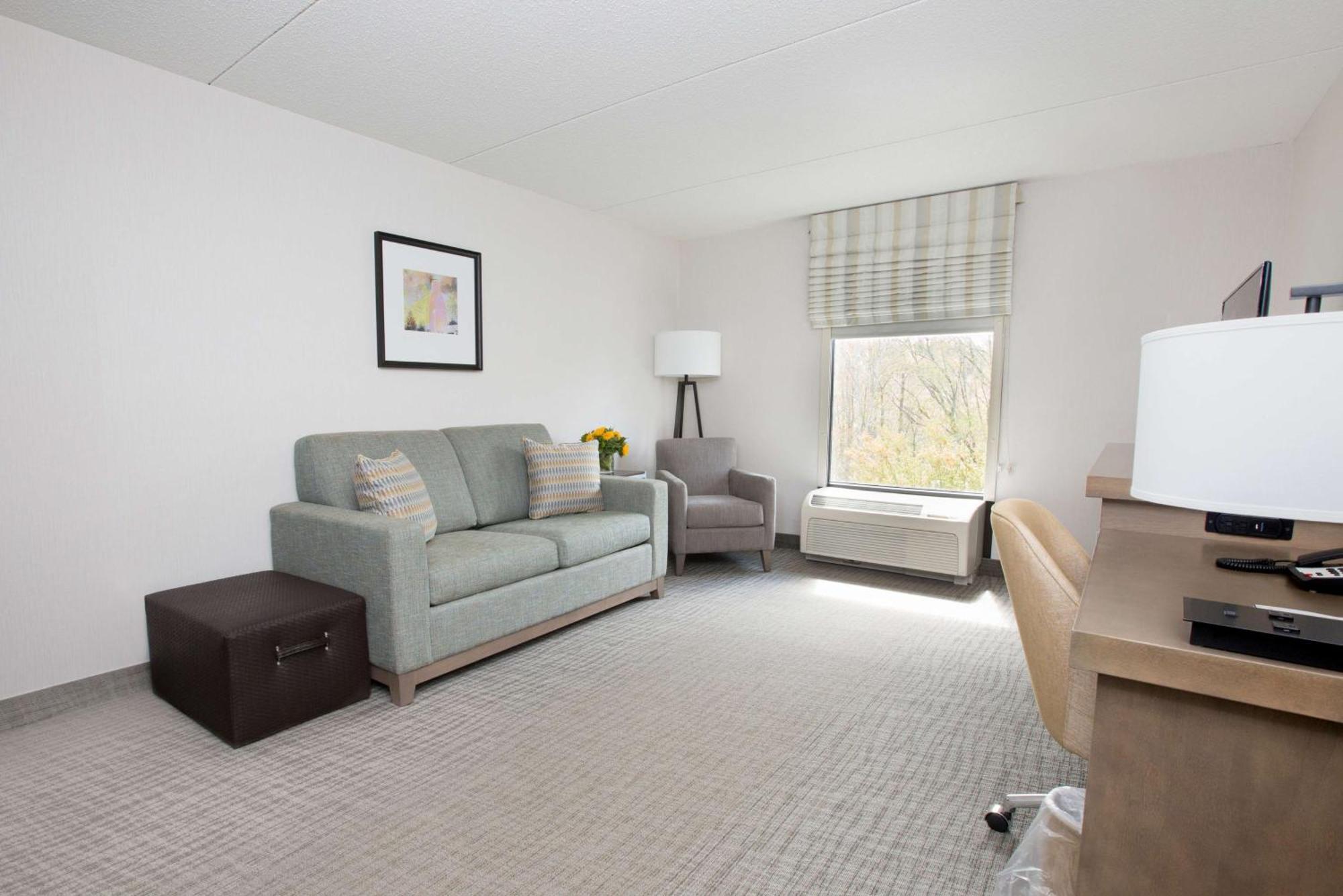Hampton Inn Raynham-Taunton Exterior photo