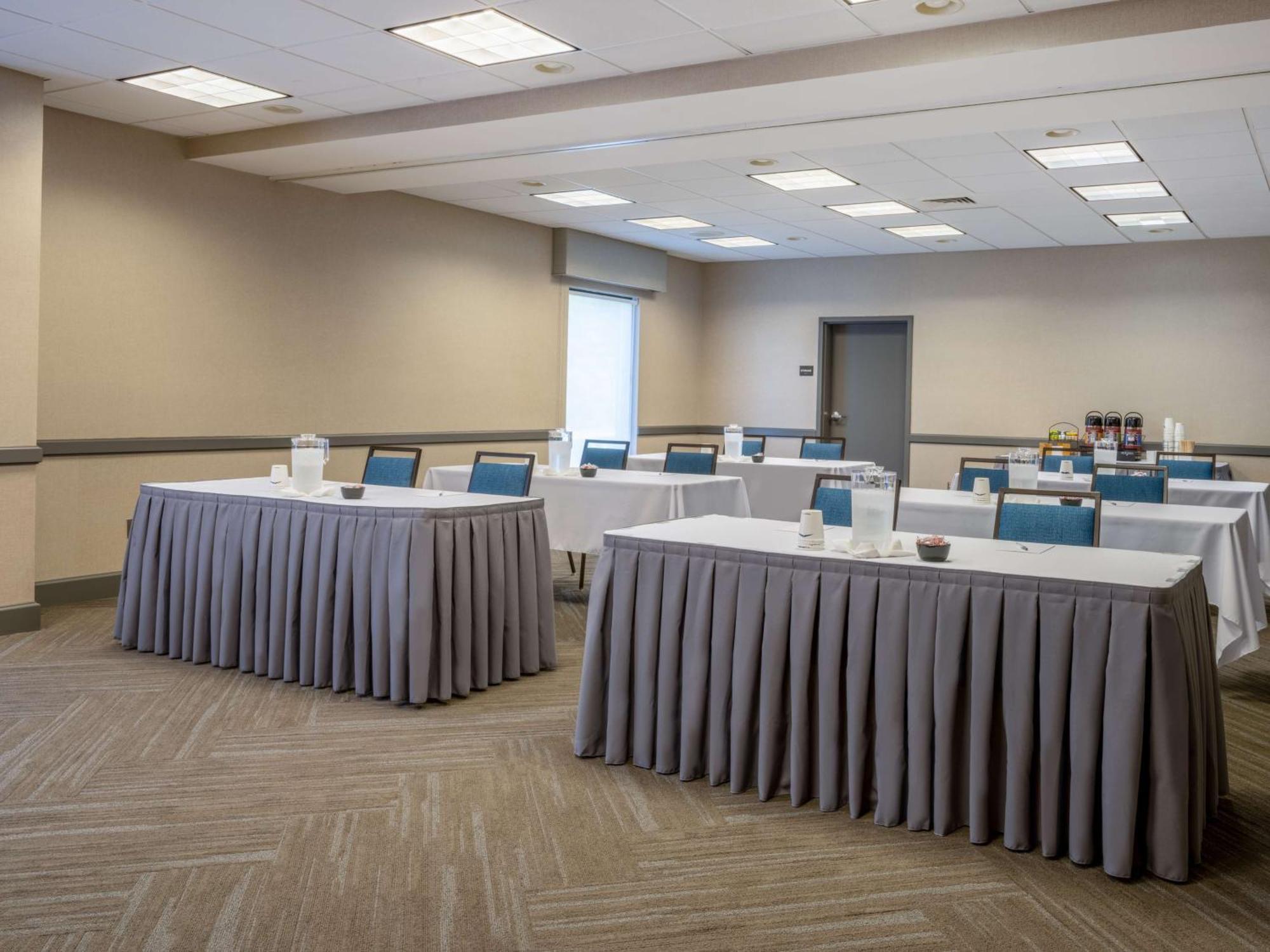 Hampton Inn Raynham-Taunton Exterior photo