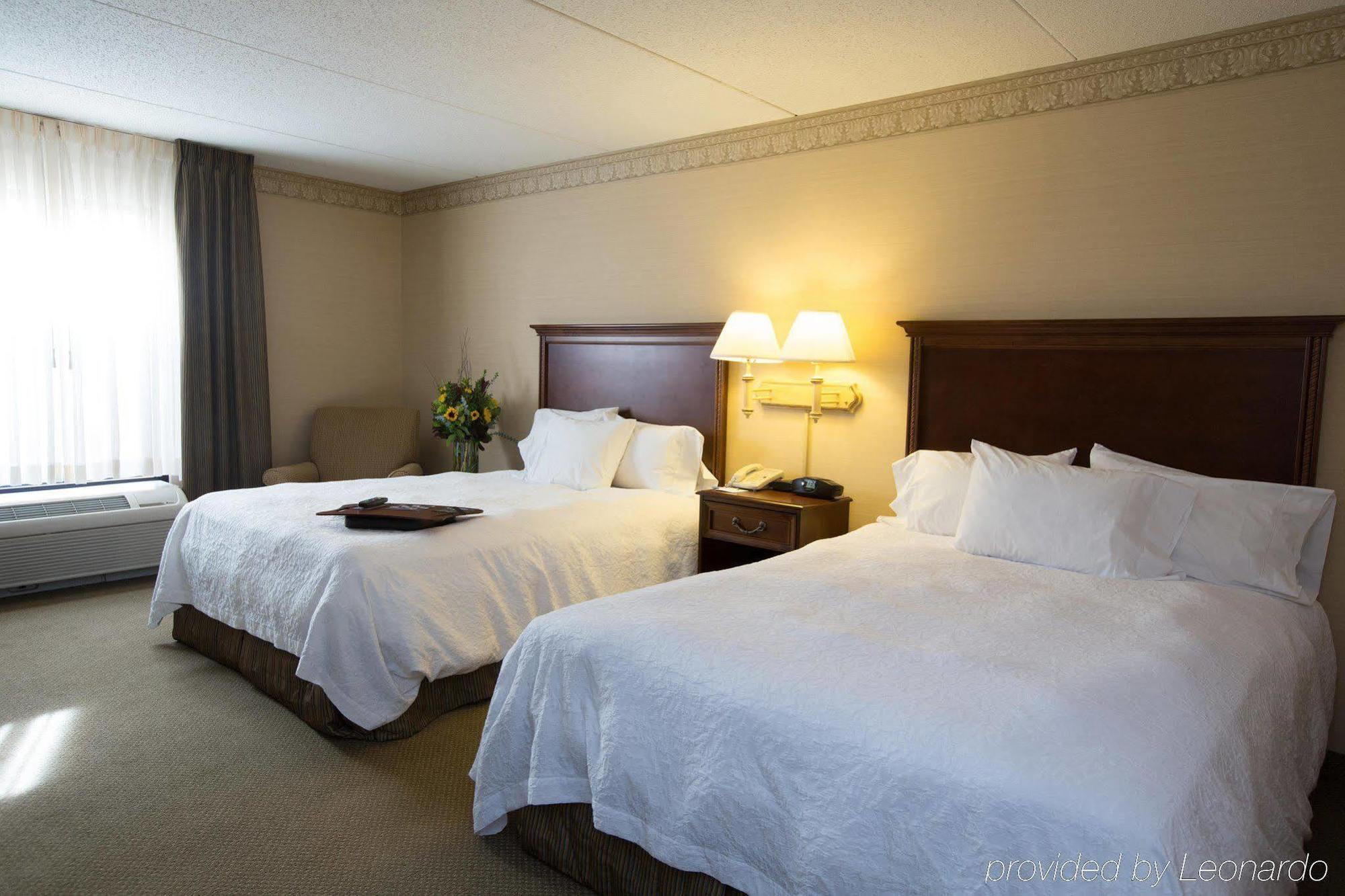 Hampton Inn Raynham-Taunton Exterior photo